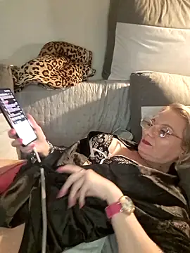 Blond lady czech online show from 04.25.26