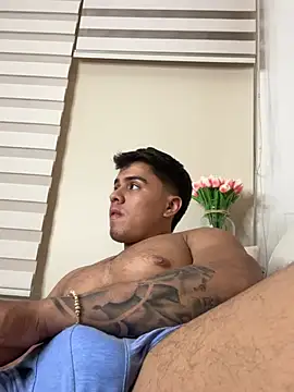 AARON SKYLON online show from 04.17.26