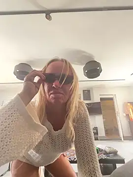 parisheliton online show from 04.18.26