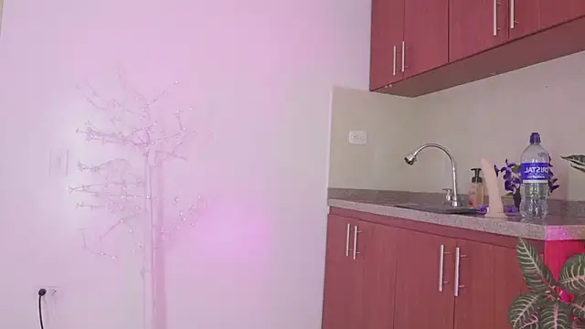 IvyLuxe  online show from 04.16.26