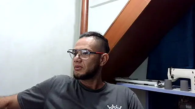 Snapshot of andrew_1520 chatting on 02.03.26 andrew 1520 online show from 02.03.26