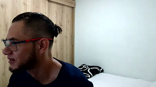 Snapshot of andrew_1520 chatting on 02.10.26 andrew 1520 online show from 02.10.26