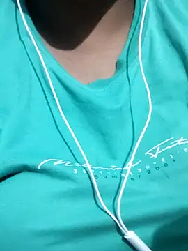 Snapshot of Siya_mic chatting on 04.12.26 Siya mic online show from 04.12.26