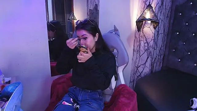 VictoriaSky  online show from 04.16.26