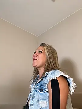 Camila Noer online show from 05.14.26