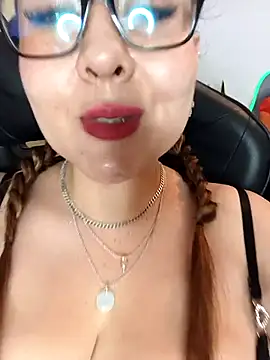 lyzyreth online show from 04.15.26