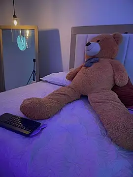 Iam Milly  online show from 04.15.26