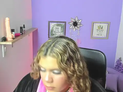 Catalina Foxt online show from 04.15.26