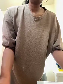 Snapshot of MsSexy2u chatting on 04.13.26 MsSexy2u online show from 04.13.26