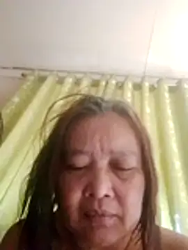 Snapshot of jeanyummytits chatting on 05.20.26 jeanyummytits online show from 05.20.26