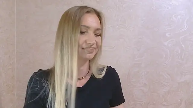 Snapshot of NoirEnigma chatting on 06.06.26 NoirEnigma online show from 06.06.26