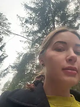 Doris2222 online show from 04.17.26