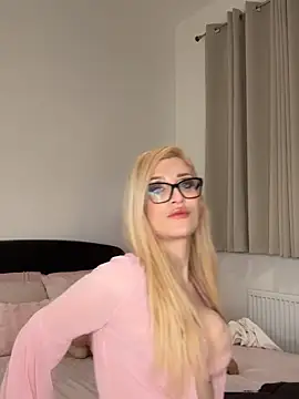 Snapshot of darkglitter26 chatting on 06.05.26 darkglitter26 online show from 06.05.26