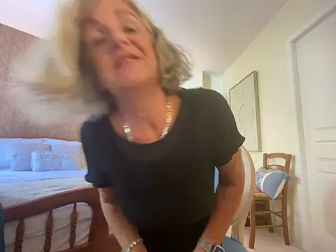 NaughtyMonicaUK online show from 04.17.26