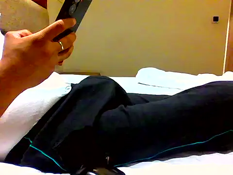 nikhil s25 online show from 04.15.26