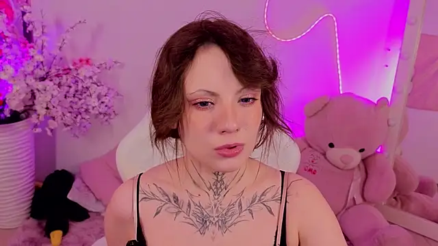 EricaMoonn online show from 05.18.26