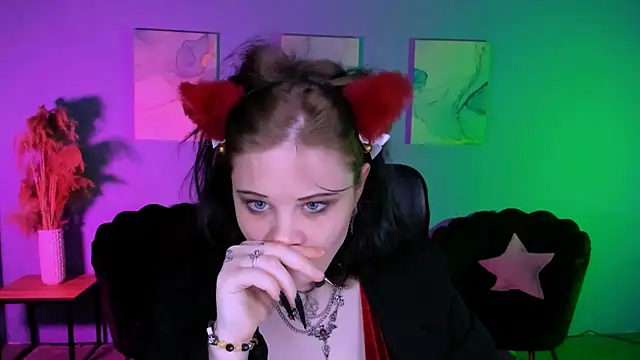 nikki kiss  online show from 04.27.26