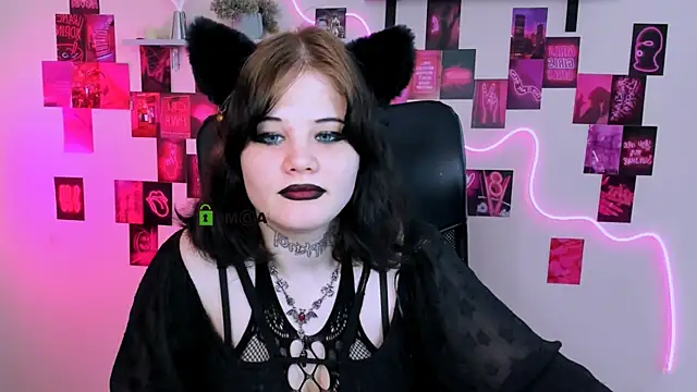 nikki kiss  online show from 05.21.26