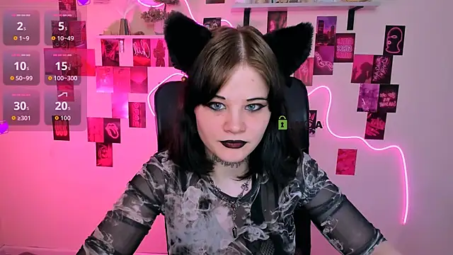 nikki kiss  online show from 05.22.26