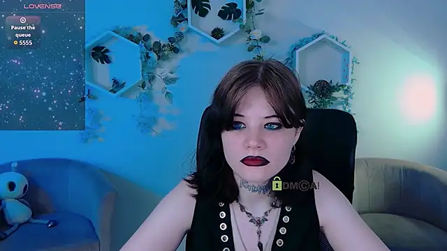 nikki kiss  online show from 06.19.26