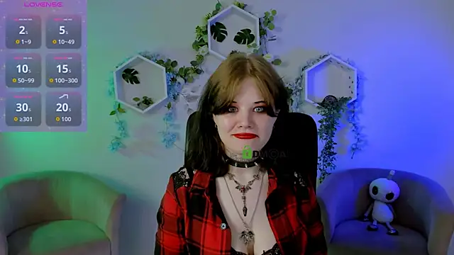 nikki kiss  online show from 07.06.26