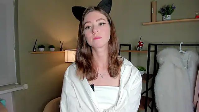 Peaches Peaches online show from 05.25.26