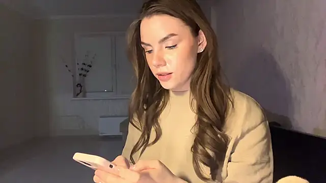 LeishaRocher online show from 04.18.26