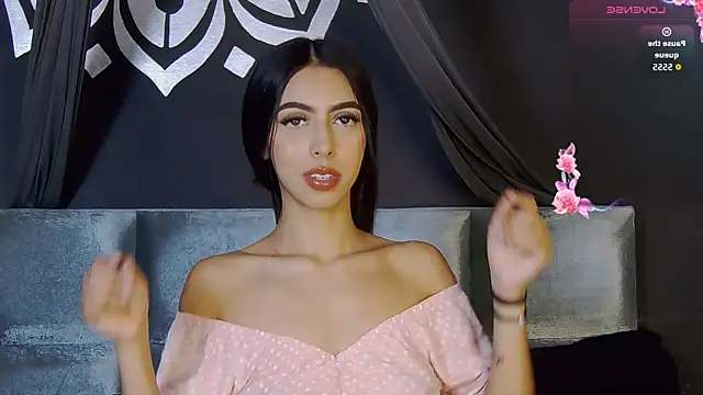 Mia Gloww  online show from 05.06.26