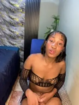 Snapshot of Petite_BUNNYWORXXX chatting on 04.15.26 Petite BUNNYWORXXX online show from 04.15.26