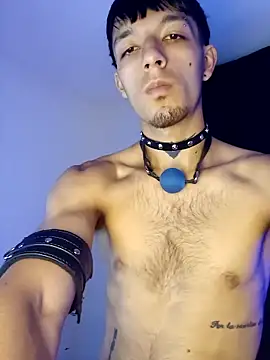 Snapshot of dark_men1 chatting on 04.16.26 dark men1 online show from 04.16.26