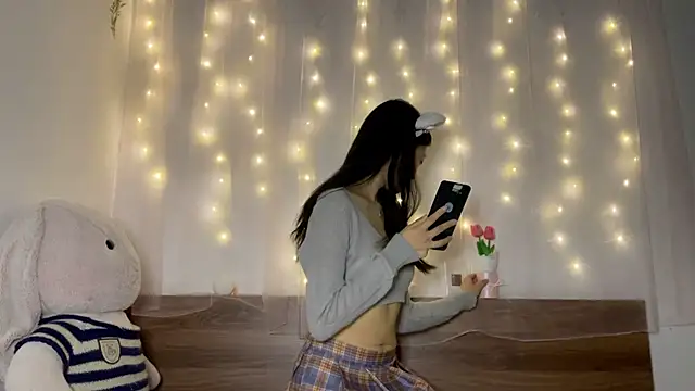 Snapshot of shy_pink_doll chatting on 05.15.26 shy pink doll online show from 05.15.26