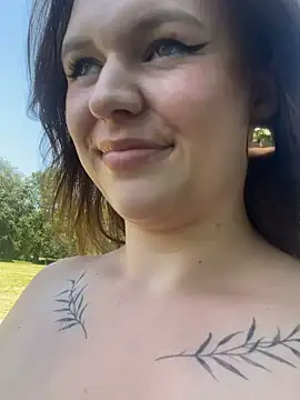 Snapshot of SweetLikaaa chatting on 06.19.26 SweetLikaaa online show from 06.19.26