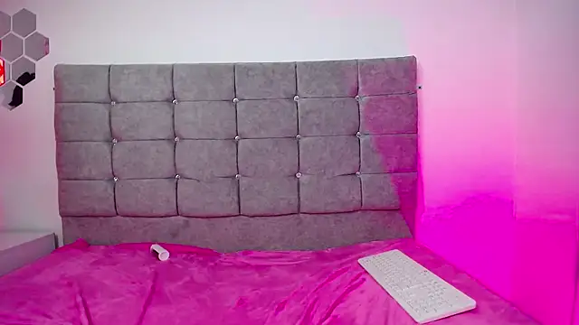 mia volkov online show from 04.15.26