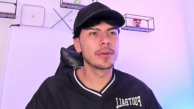 Izack 01 online show from 04.15.26