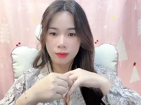 Luna3579 online show from 04.27.26