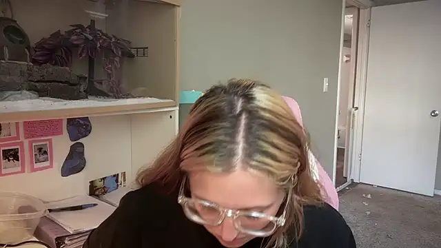 MUSCLEMOMMY1365 online show from 04.26.26