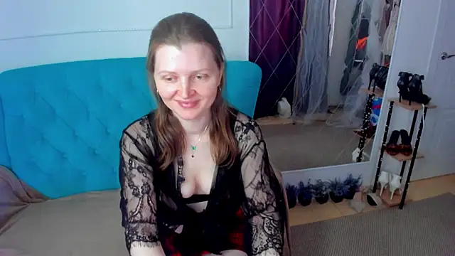 Snapshot of Liza__Evans chatting on 04.29.26 Liza Evans online show from 04.29.26