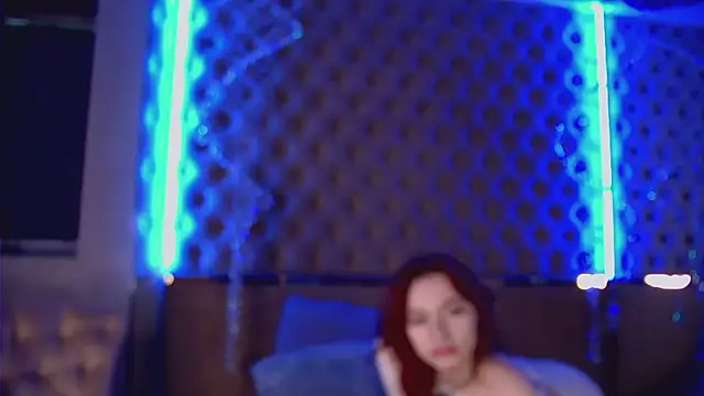 Snapshot of -RoxyDoll- chatting on 06.19.26 -RoxyDoll- online show from 06.19.26