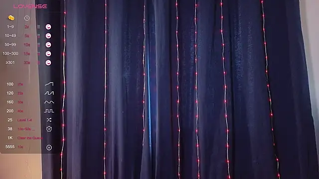 elfieeva1 online show from 04.15.26