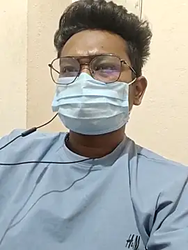 Snapshot of hot_boy995 chatting on 04.15.26 hot boy995 online show from 04.15.26