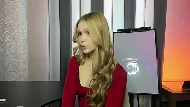 AdelineCrash online show from 04.16.26