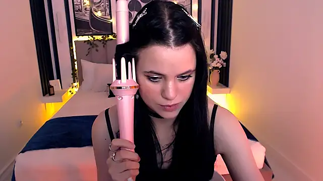 Snapshot of _Scarlett_Lee_ chatting on 04.21.26 Scarlett Lee online show from 04.21.26