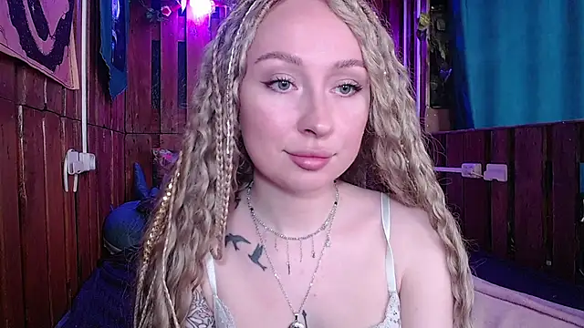 Snapshot of Mimi-Deep chatting on 05.16.26 Mimi-Deep online show from 05.16.26