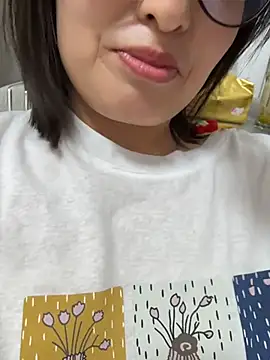 Snapshot of Faye-baby chatting on 06.15.26 Faye-baby online show from 06.15.26