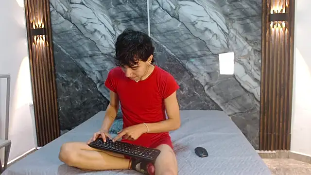 NoahWalker   online show from 04.18.26