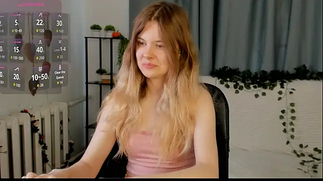 Glitch Doll online show from 06.06.26