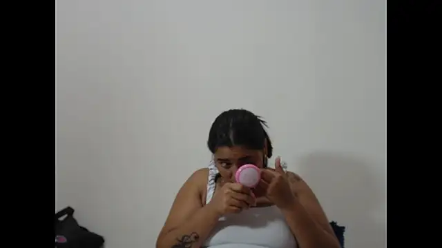 Snapshot of zaphiro_skye chatting on 06.18.26 zaphiro skye online show from 06.18.26