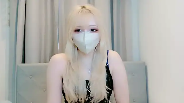 Snapshot of mimi__k chatting on 05.01.26 mimi k online show from 05.01.26
