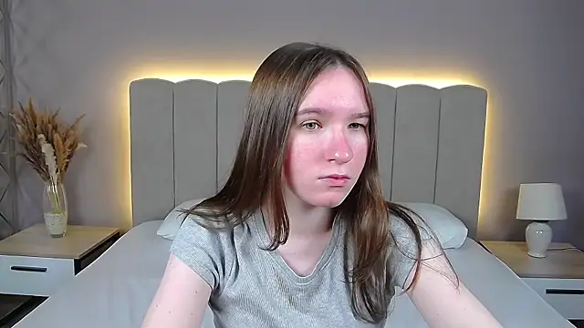 Snapshot of MarliinNova chatting on 07.19.26 MarliinNova online show from 07.19.26