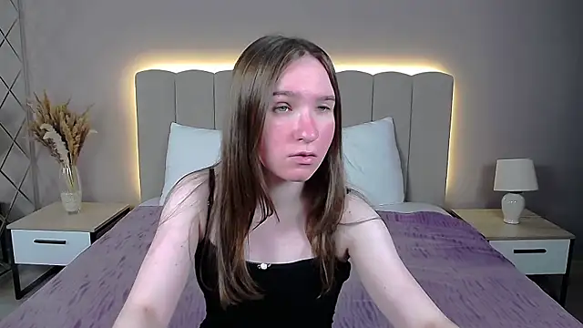 Snapshot of MarliinNova chatting on 07.30.26 MarliinNova online show from 07.30.26